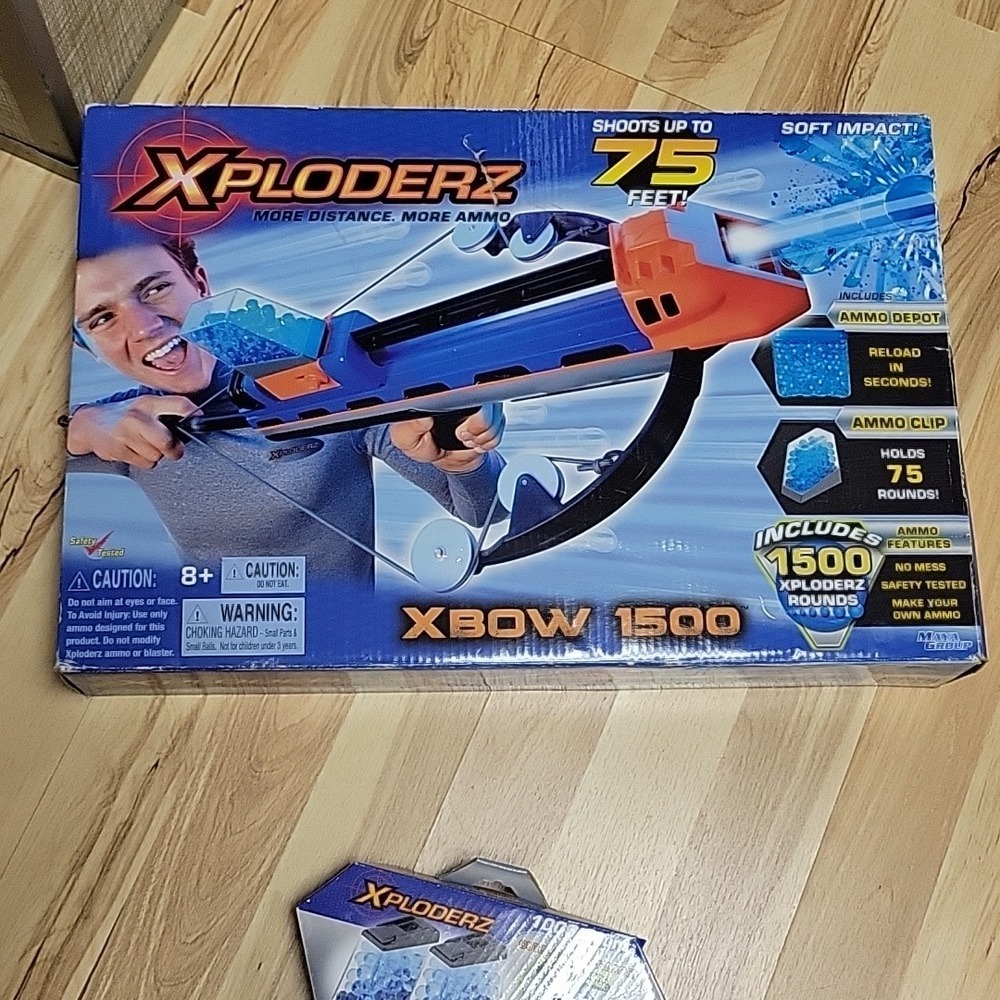 Xploderz Xbow 1500 with Xtra clip and refill rounds air soft New in box‎ fun